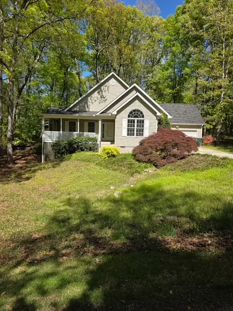 905 N Crestview Dr, Seneca, SC 29678