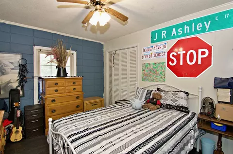 Bedroom - 41 Third Ave, Iva, SC 29655 photo 2 of 3