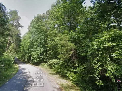 421 E Sheffield Dr, Westminster, SC 29693