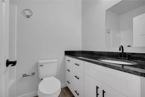 Bath - 426 E Sheffield Dr, Westminster, SC 29693 photo 1 of 3