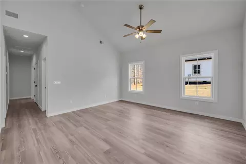 Living - 426 E Sheffield Dr, Westminster, SC 29693 photo 1 of 3