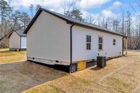 Exterior - 426 E Sheffield Dr, Westminster, SC 29693 photo 4 of 7