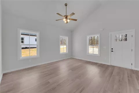 Living - 426 E Sheffield Dr, Westminster, SC 29693 photo 3 of 3