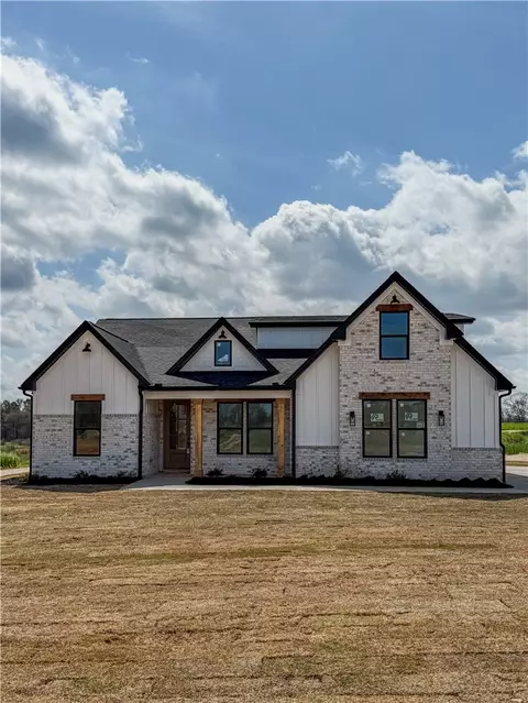 1619 Old Dobbins Bridge Rd, Townville, SC 29689