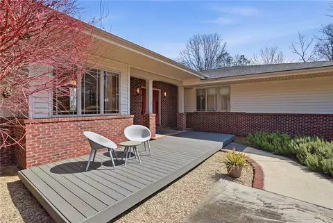 129 Tyler Ln, West Union, SC 29696