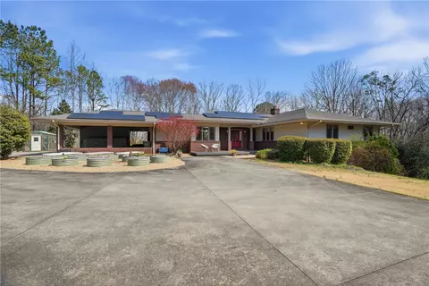 129 Tyler Ln, West Union, SC 29696
