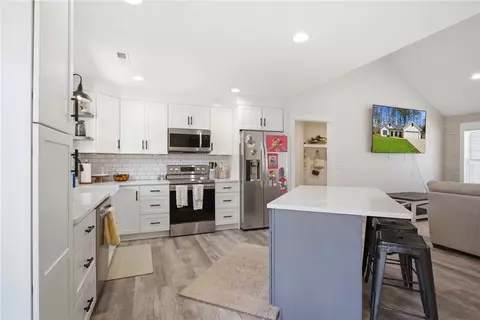 Kitchen - 119 Brook Ln, Seneca, SC 29672 photo 3 of 5
