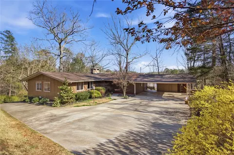 231 Lakeside Dr, Walhalla, SC 29691
