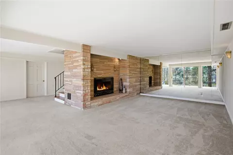 Living - 231 Lakeside Dr, Walhalla, SC 29691 photo 6 of 7