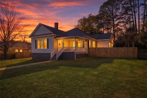304 S Spring St, Walhalla, SC 29691 photo 2