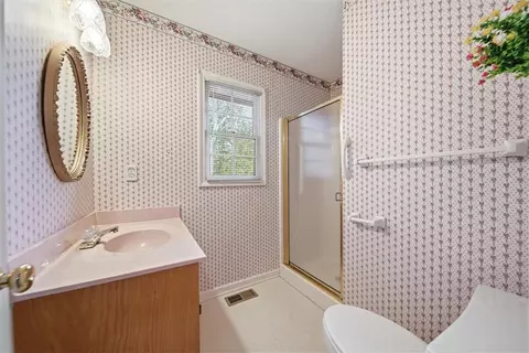 Bath - 98 Mountain View Dr, Walhalla, SC 29691 photo 1 of 3