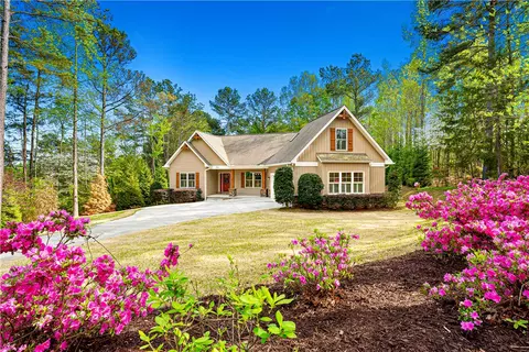 104 Springdale Ct, Central, SC 29630