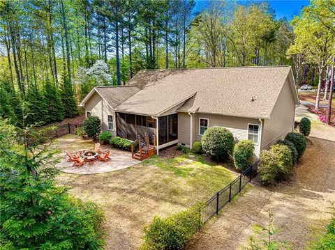 Exterior - 104 Springdale Ct, Central, SC 29630 photo 7 of 10