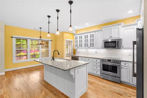 Kitchen - 104 Springdale Ct, Central, SC 29630 photo 3 of 3