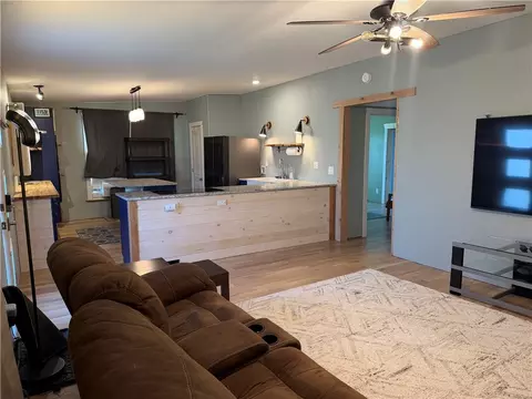 Living - 707 S Spring St, Walhalla, SC 29691 photo 2 of 3