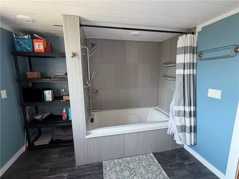 Bath - 707 S Spring St, Walhalla, SC 29691 photo 2 of 2