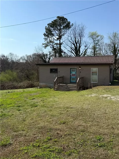 707 S Spring St, Walhalla, SC 29691