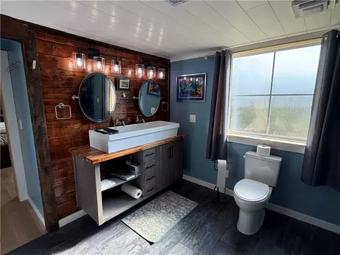 Bath - 707 S Spring St, Walhalla, SC 29691 photo 1 of 2