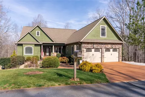 221 Serenity Dr, Pickens, SC 29671
