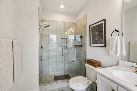 Bath - 205 Daystrom Dr, Greer, SC 29651 photo 3 of 5