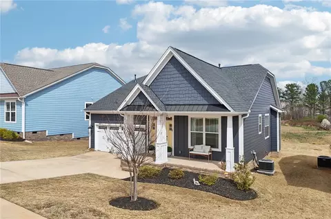 Exterior - 205 Daystrom Dr, Greer, SC 29651 photo 2 of 11