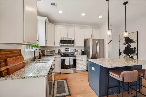 Kitchen - 205 Daystrom Dr, Greer, SC 29651 photo 2 of 3