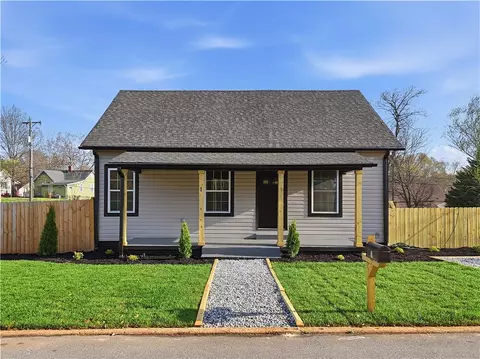 1 E 5th St, Greenville, SC 29611