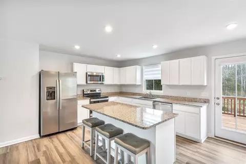 Kitchen - 150 Queens Mill Ct, Pendleton, SC 29670 photo 1 of 2