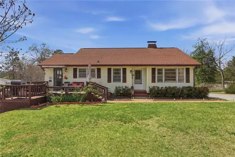 602 S Tugaloo St, Walhalla, SC 29691
