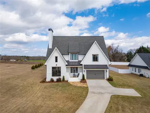 677 Lightwood Rd, Hartwell, GA 30643