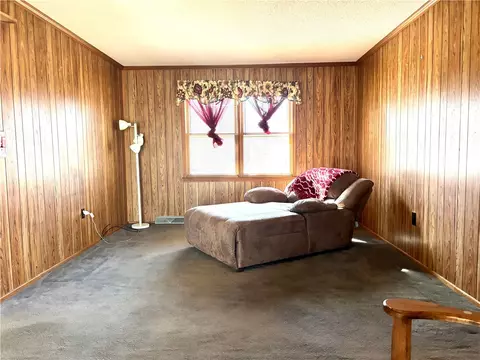Living - 112 Ross Dr, Starr, SC 29684 photo 1 of 2