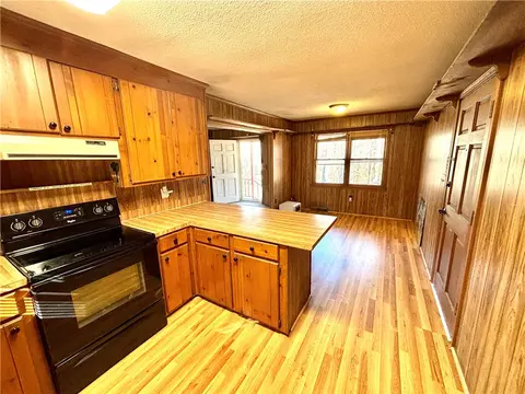 Kitchen - 112 Ross Dr, Starr, SC 29684 photo 2 of 2