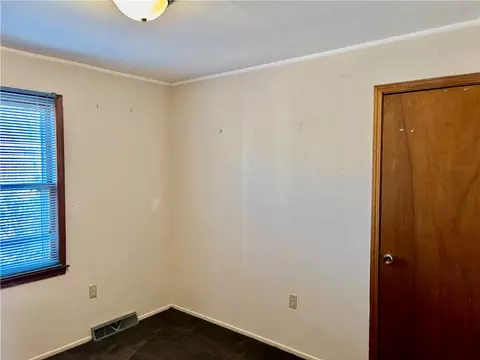 Bedroom - 112 Ross Dr, Starr, SC 29684 photo 2 of 5