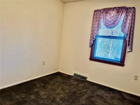 Bedroom - 112 Ross Dr, Starr, SC 29684 photo 3 of 5