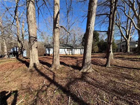 Exterior - 112 Ross Dr, Starr, SC 29684 photo 4 of 6