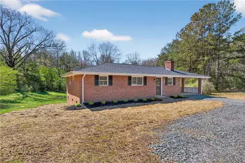 198 Pittman Cir, Westminster, SC 29693
