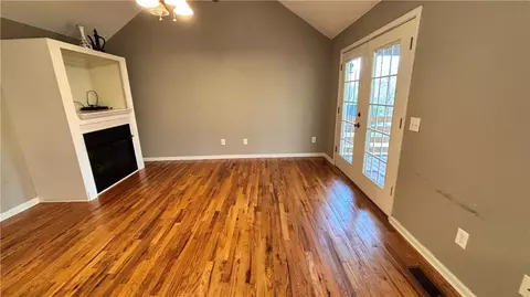 Living - 134 Glendale Ln, Easley, SC 29640 photo 2 of 2