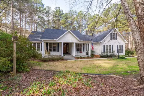 107 N Waterside Dr, Seneca, SC 29672