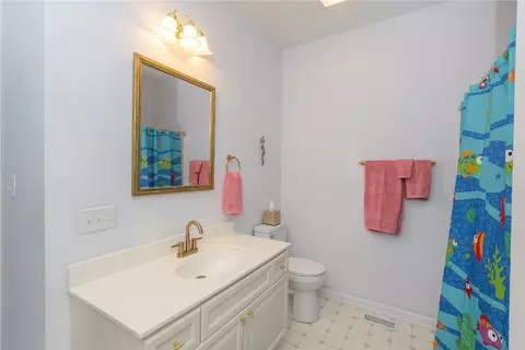 Bath - 108 Pearman Dr, Pendleton, SC 29670 photo 2 of 5