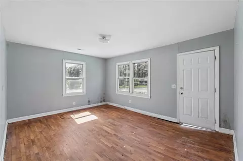Living - 1500 Phyllis Dr, Anderson, SC 29621 photo 2 of 9