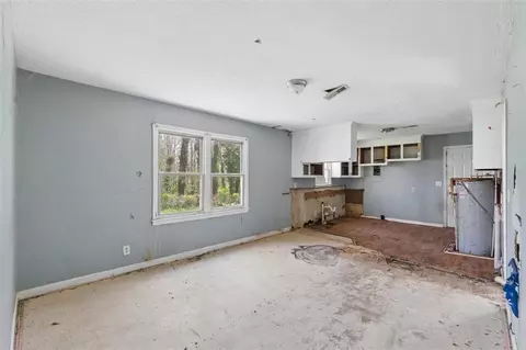 Living - 1500 Phyllis Dr, Anderson, SC 29621 photo 9 of 9