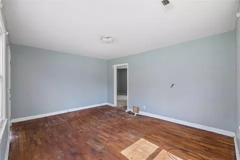 Living - 1500 Phyllis Dr, Anderson, SC 29621 photo 4 of 9