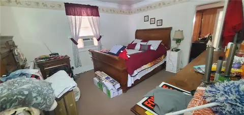 Bedroom - 114 Hampton St, Pelzer, SC 29669 photo 4 of 5