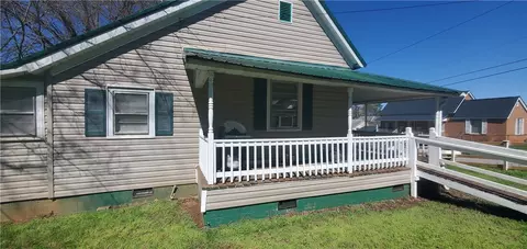 Exterior - 114 Hampton St, Pelzer, SC 29669 photo 2 of 2