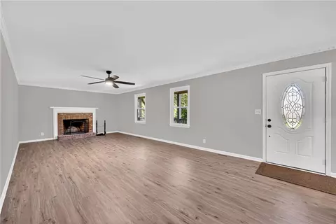 Living - 1509 Crestview Rd, Easley, SC 29642 photo 2 of 4