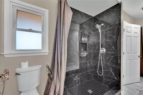 Bath - 1509 Crestview Rd, Easley, SC 29642 photo 2 of 5