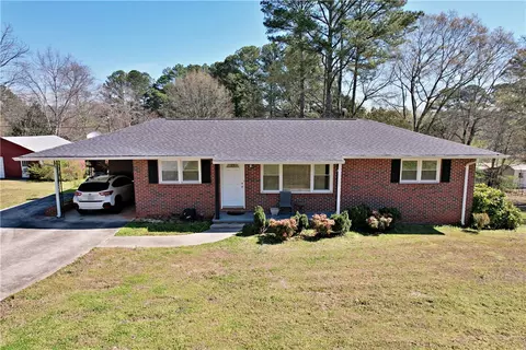 Exterior - 1055 Skyline Dr, Toccoa, GA 30577 photo 8 of 8