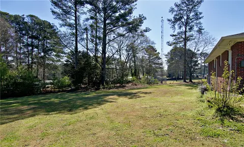 Exterior - 1055 Skyline Dr, Toccoa, GA 30577 photo 7 of 8