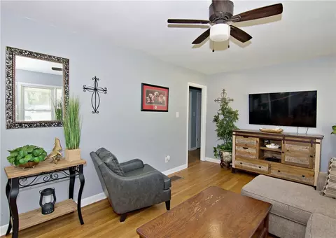 Living - 1055 Skyline Dr, Toccoa, GA 30577 photo 1 of 1