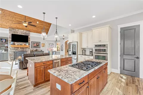 Kitchen - 827 Top Ridge Dr, Sunset, SC 29685 photo 4 of 5